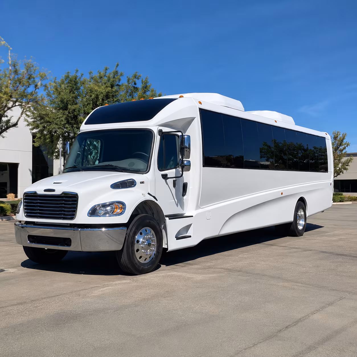 merced 28 passenger minibus