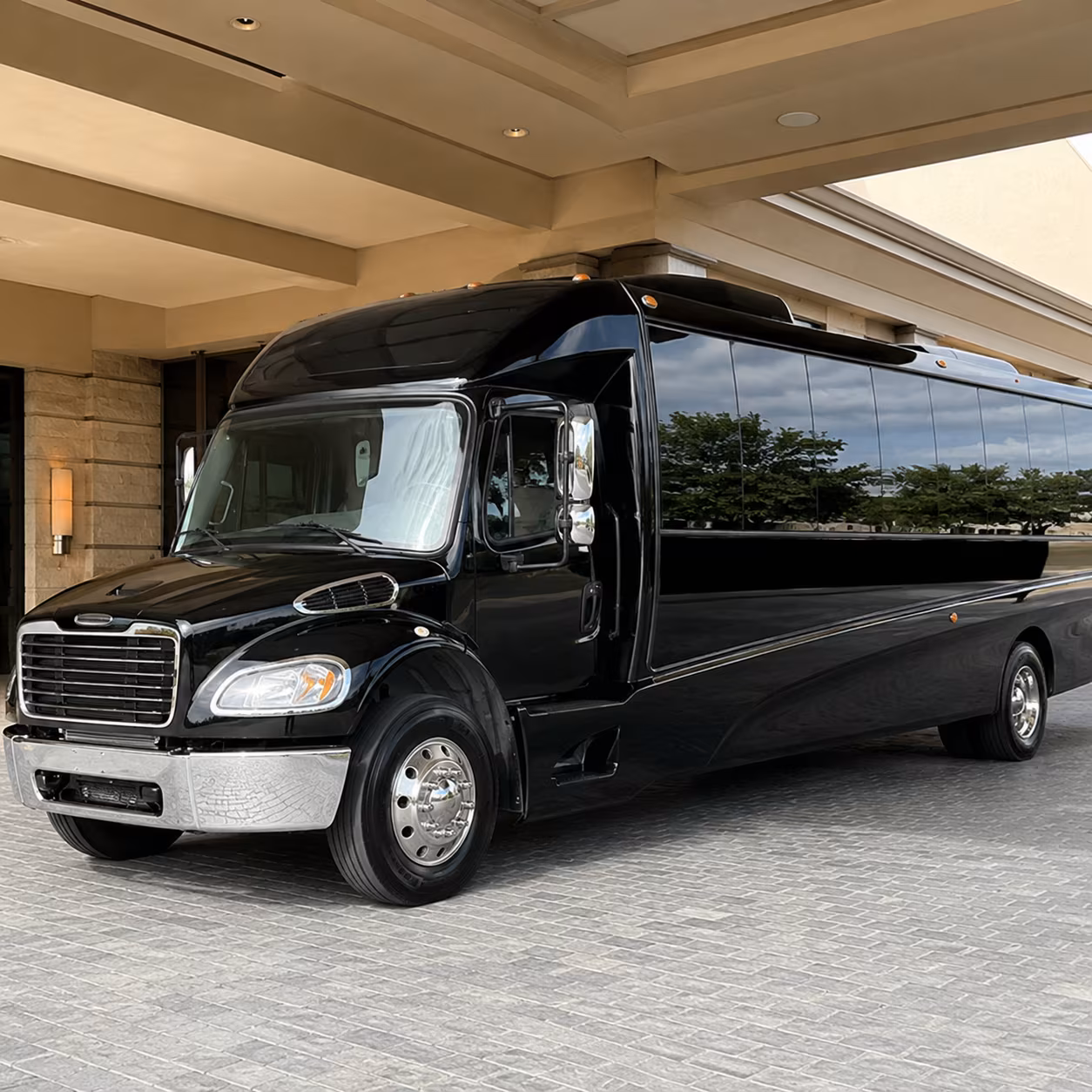 merced 30 passenger minibus
